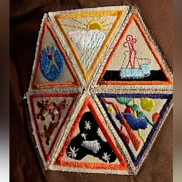 Girl Scouts USA Brownies Vest With Patches - Medium 10/12 - Vintage 90’s - Picture 3 of 11